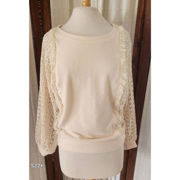 T56 Trendy 'See And Be Seen'  crocheted knit top. - Picture 1 of 9
